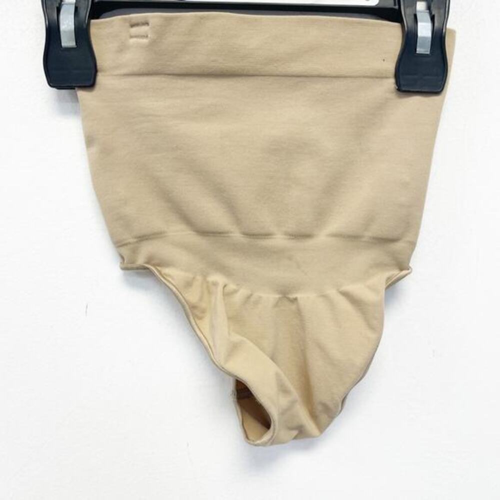 Skims Women's Seamless Sculpt Mid Waist‎ Thong Beige Size Small